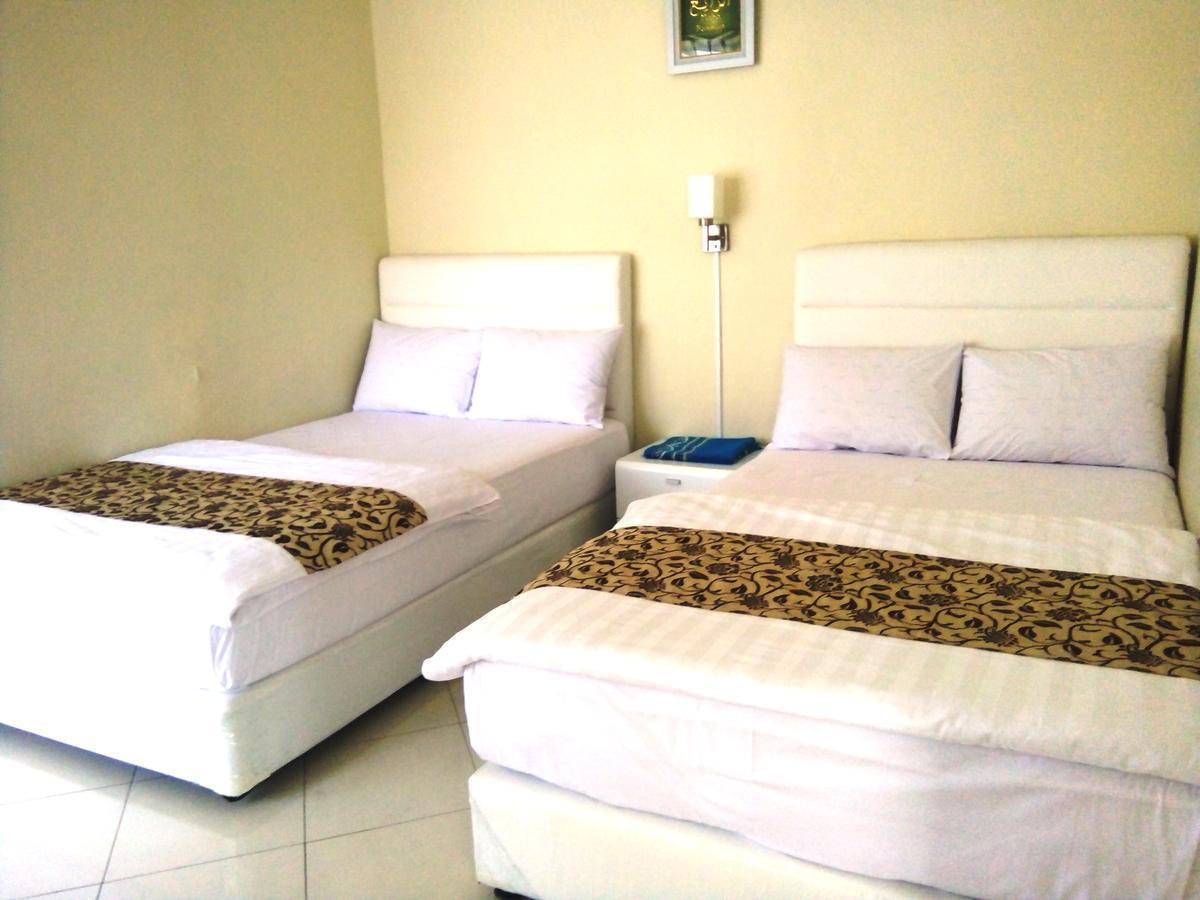 Asia Jaya By Lakers Hotel Sarangan Eksteriør bilde